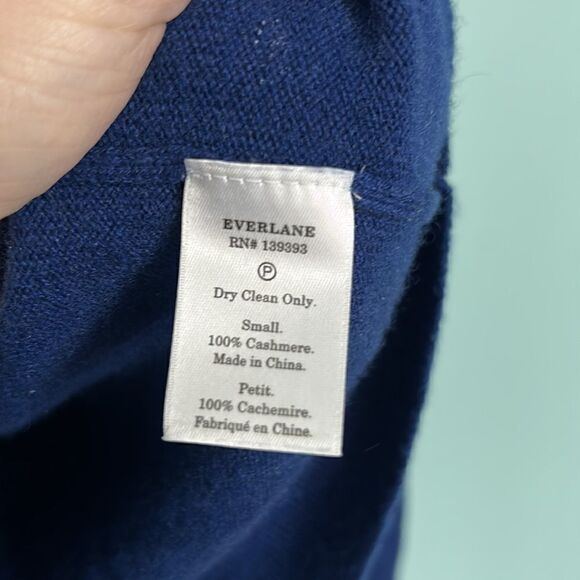 Everlane Cashmere Crew Neck Sweater - Picture 7 of 9